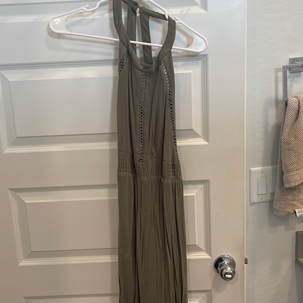 Long green backless dress